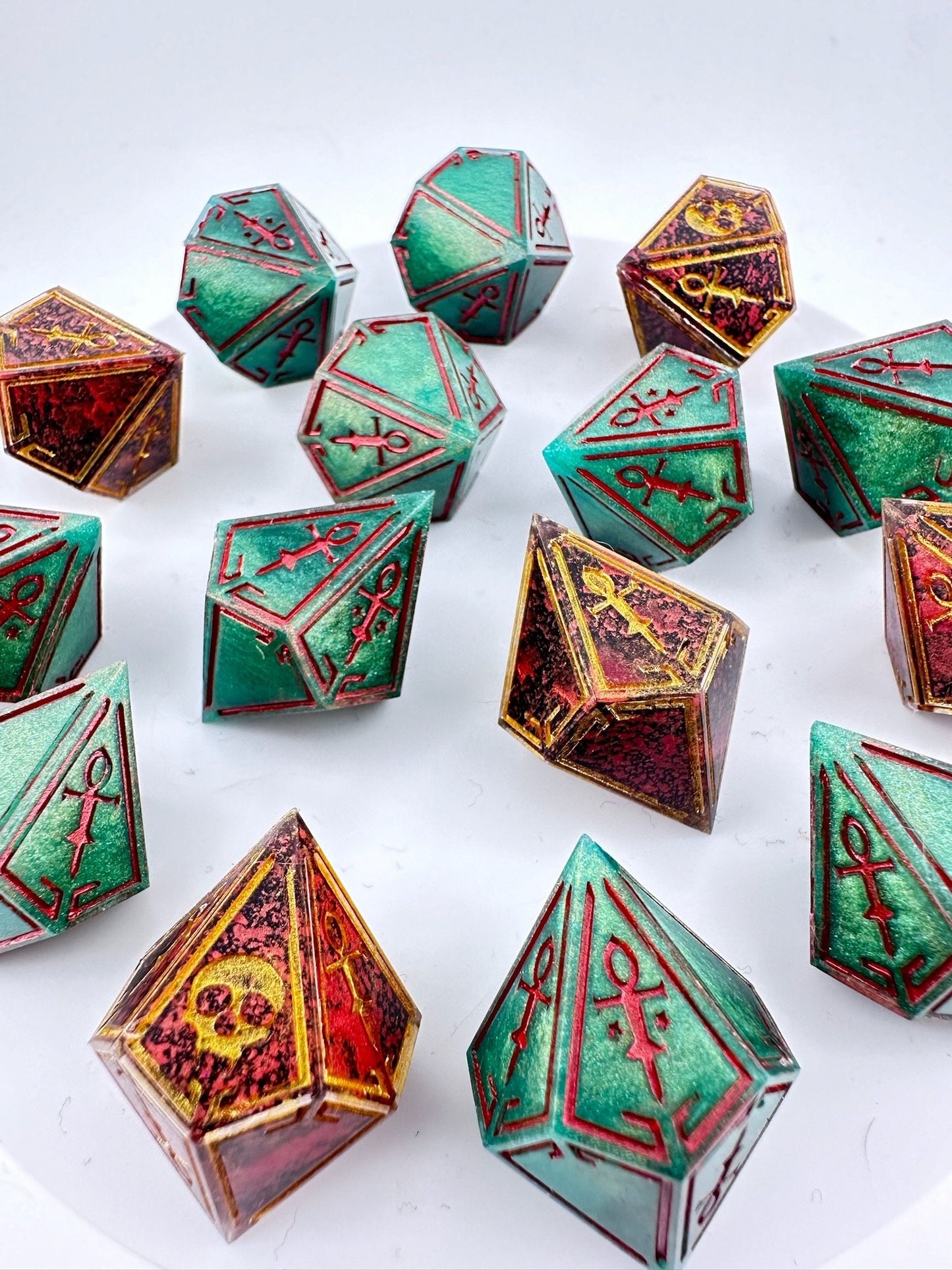 Classic Marble Green Amaranth Vampire dice set