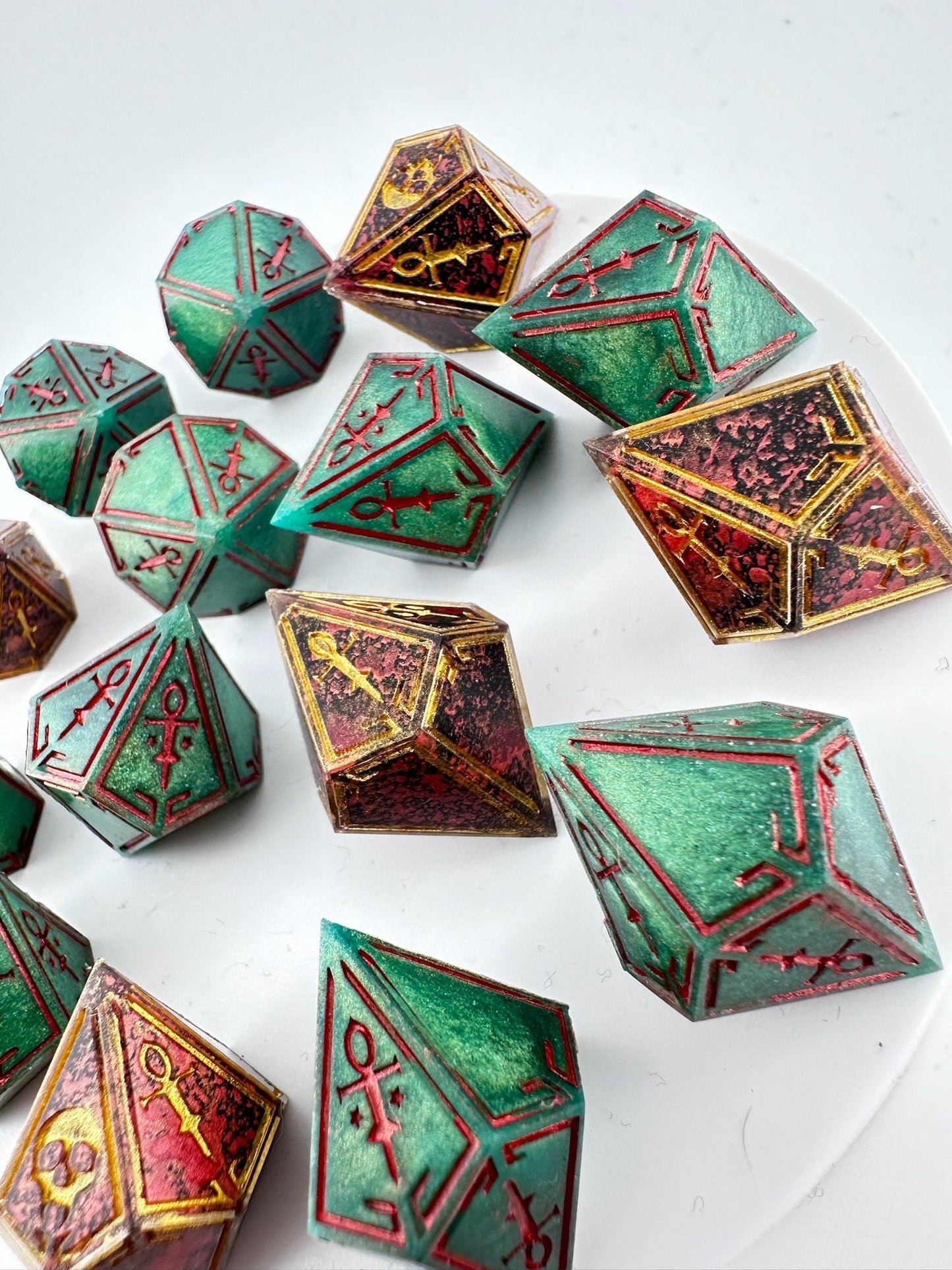 Classic Marble Green Amaranth Vampire dice set